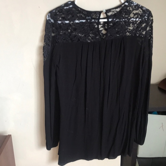 Long sleeve lacy top - Picture 2 of 3